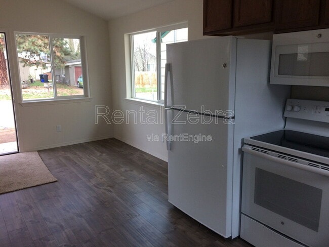 Photo - 208 SE 4th St Unidad 3