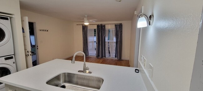 Photo - 383 Mananai Pl