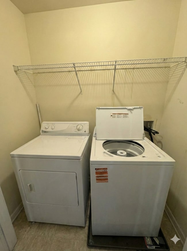 Photo - 4 Bedroom Downtown Beauty!