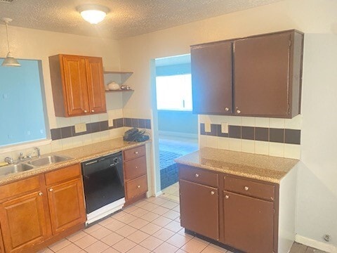 Photo - 1715 Meadow Green Dr