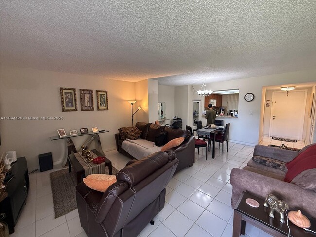 Photo - 12209 SW 14th Ln Unidad 1101