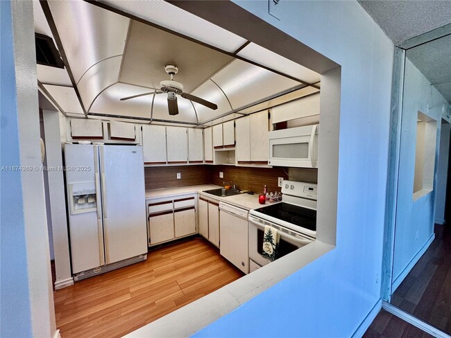 Photo - 13499 Biscayne Blvd Unit 703