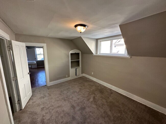 Photo - 1043 S 31st St. (3 Unit) Unit Upper 1043A