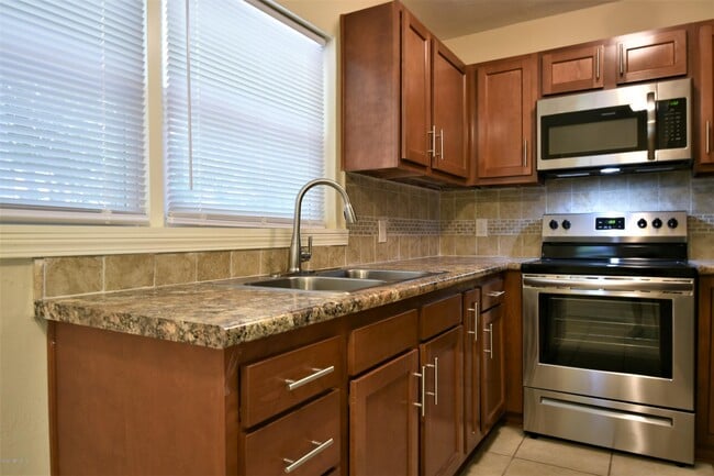 Photo - 1498 Stimson St