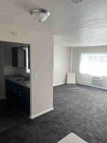 2919 W Wisconsin Ave