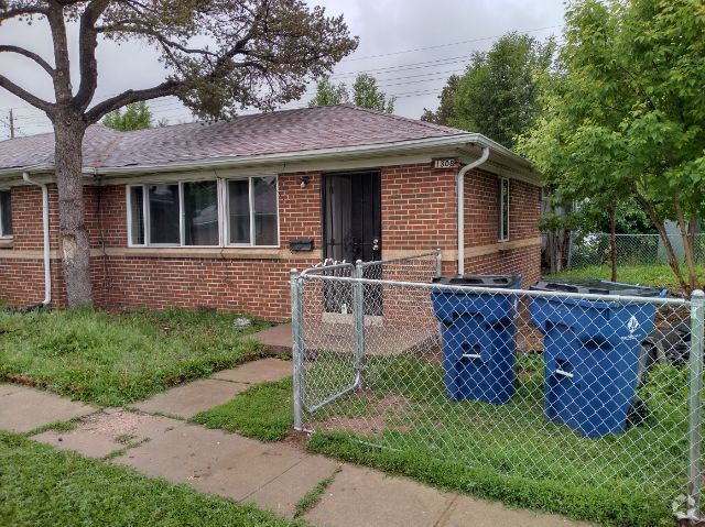 Building Photo - 1308 N Moline St Rental
