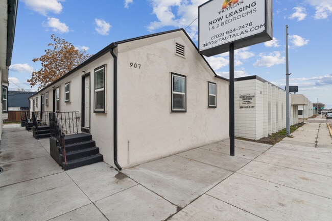 Building Photo - 907 Unit 2