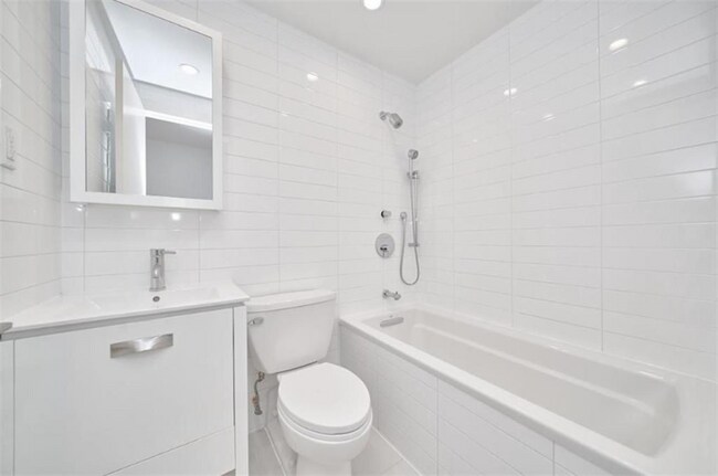 Photo - 344 E 63rd St