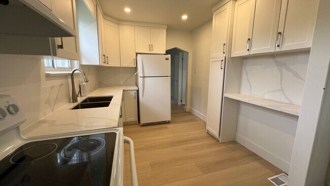 Photo - 979 Danforth Rd