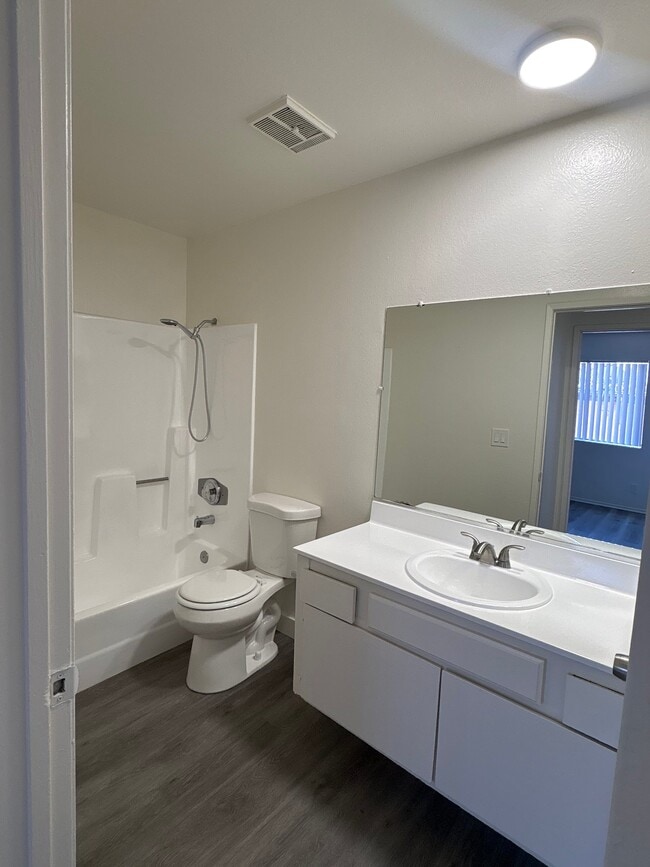 Photo - 7507 Woodman Ave Unit 10