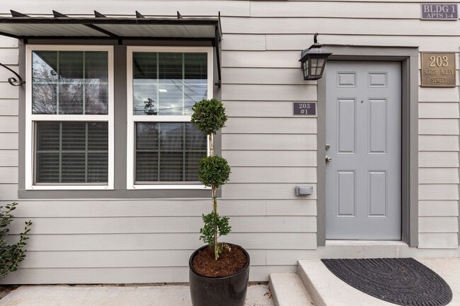 Building Photo - 203 N Milby St Unit 203-1 Rental