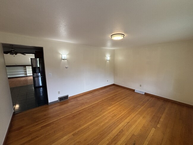 Photo - 39 Huntington Rd