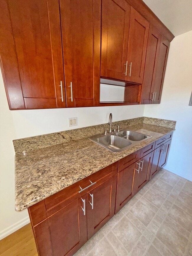 Photo - 1263 Hayworth Ave Unit 24