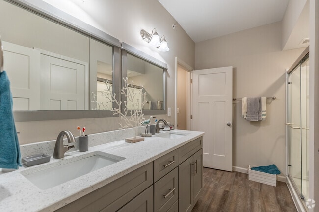 2BR, 2BA - 1,260SF - Bathroom
