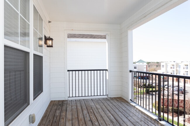 1BR, 1.5BA - 1050SF Unit 21 w/Den - Balcony