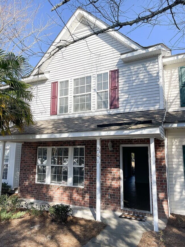 Building Photo - Single Family Home