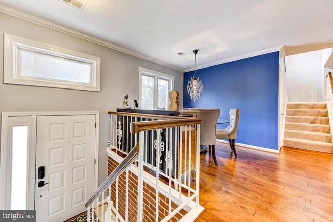 Building Photo - 1849 N Uhle St