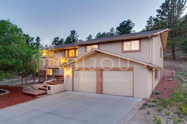 Photo - 355 Waco Ct