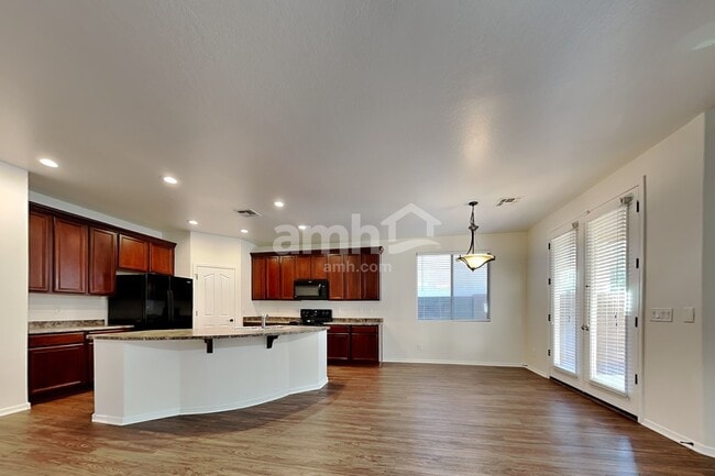 Photo - 17578 W Ironwood St