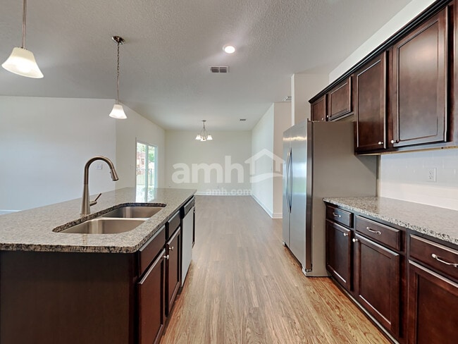 Photo - 105 Moultrie Crossing Ln