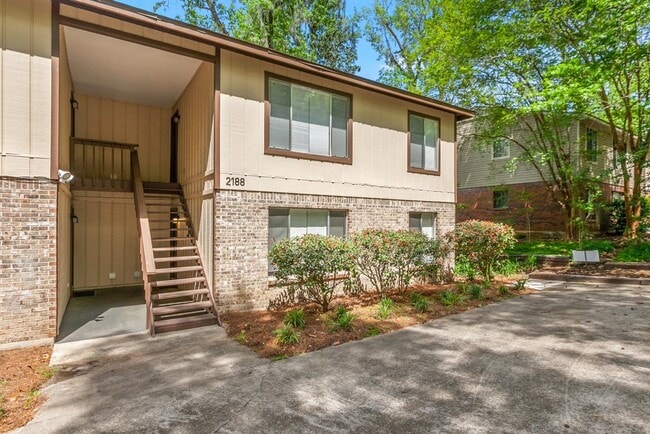 Photo - 2188 Claremont Ln