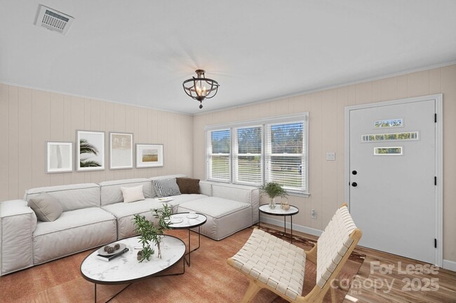 Photo - 540 Hoover Rd