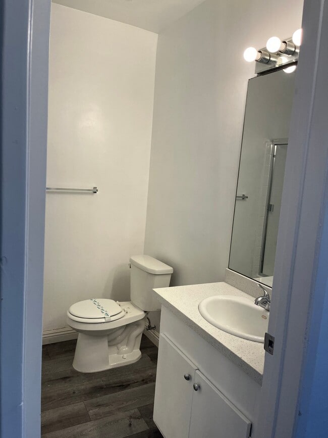Photo - 537 S El Molino Ave Unit 22