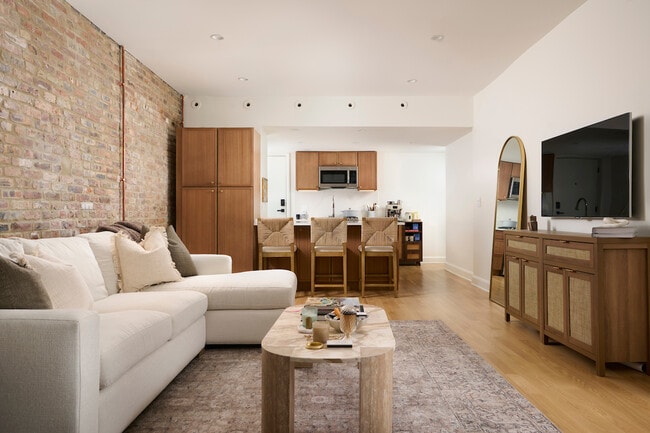 Photo - 1320 N La Salle Dr Unit 1