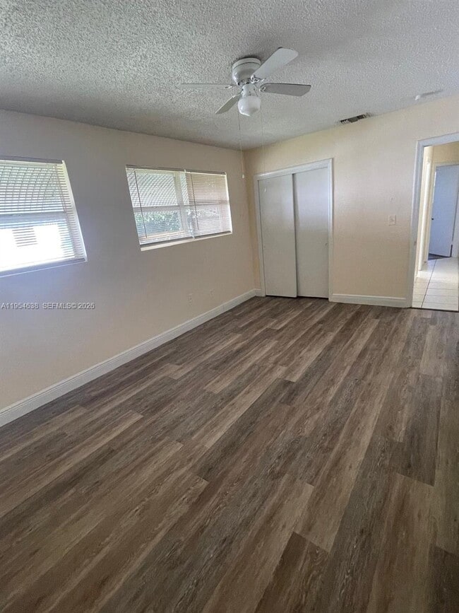 Photo - 7101 Park St