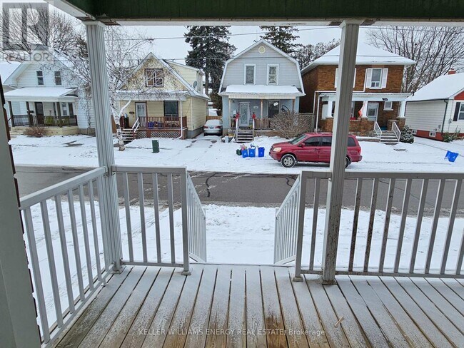 Photo - 279 French St