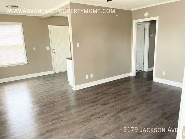 Photo - 3179 Jackson Ave