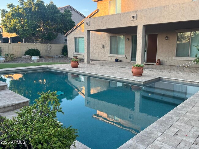 Building Photo - 18137 W Orchid Ln