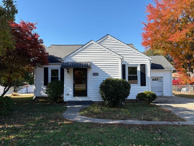 Building Photo - 4 Bedroom, 1 Bathroom House in Walkertown!