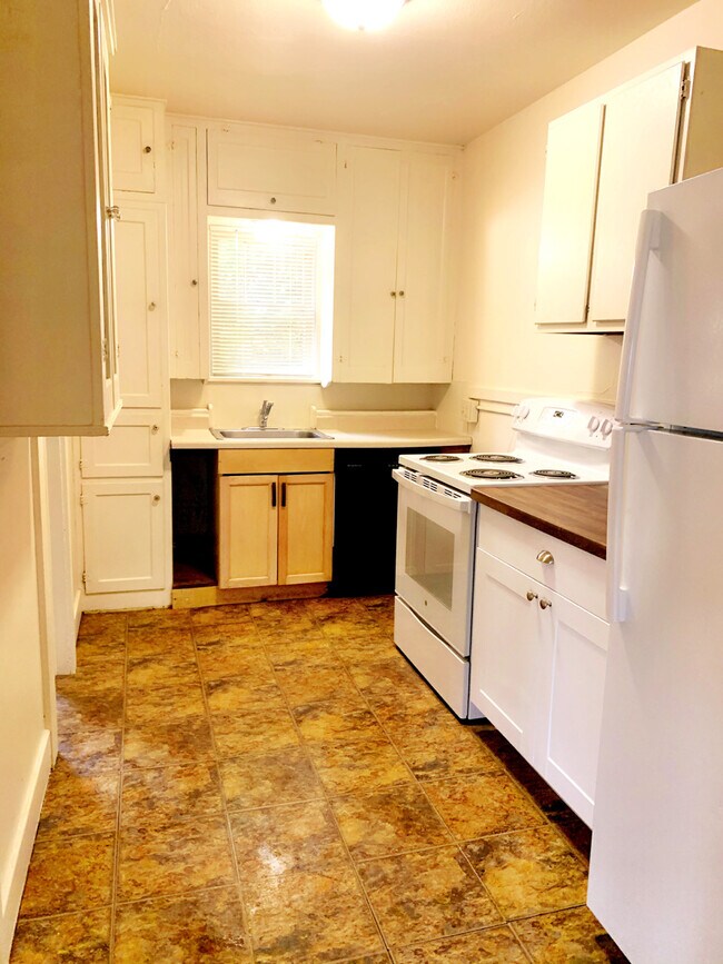 473 E 16th Ave Townhome Townhome Rental in Eugene OR