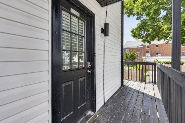 Photo - 1030 E Elm St