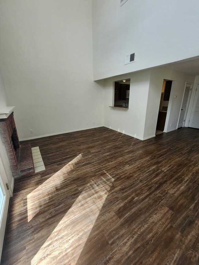 Photo - 2 story townhome, 2 bed 2.5 bath Unit A104