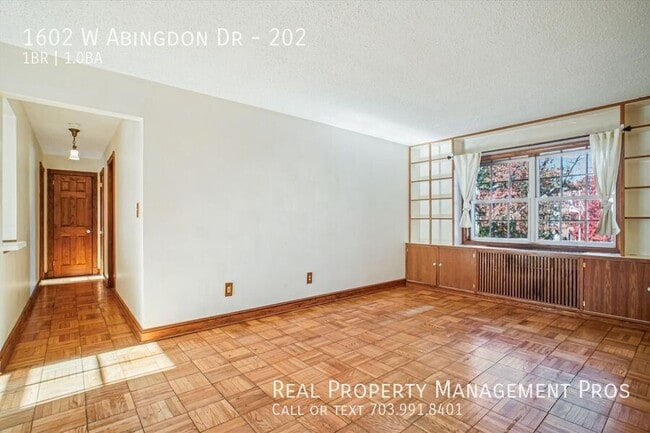 Photo - 1602 W Abingdon Dr Unit 202