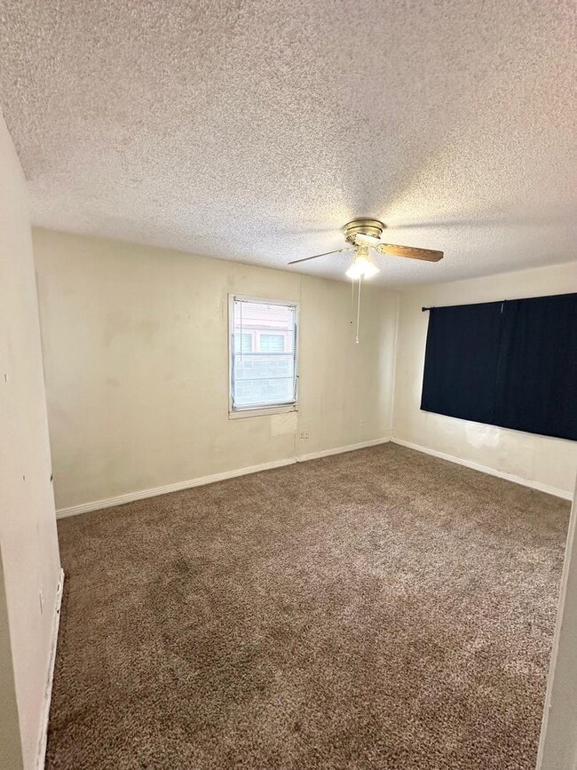 Photo - 3 Bedroom 2 Bathroom Ready to Rent!