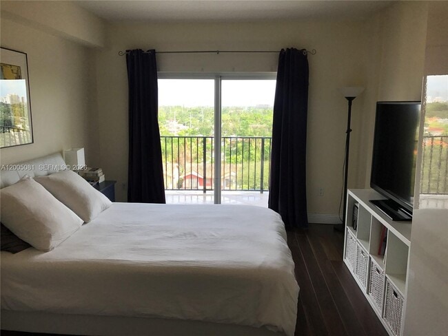 Photo - 1627 SW 37th Ave Unit 405