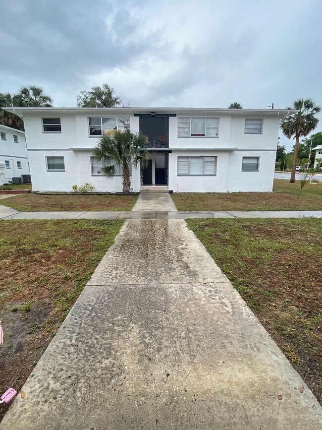 Photo - 2 Bedroom 1.5 Bath in the Heart of Downtow... Unit (320)1