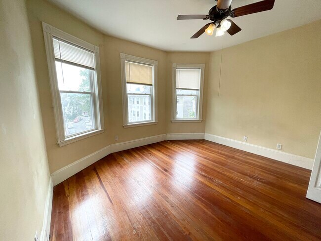 Photo - 112 Hillside St