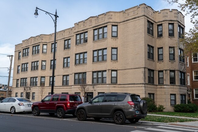 Photo - North Lincoln Square - 2 Bed / 1 Bath - In Unit Laundry Unit 2504-2