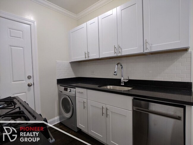 Photo - 3817 N Greenview Ave Unit 1W