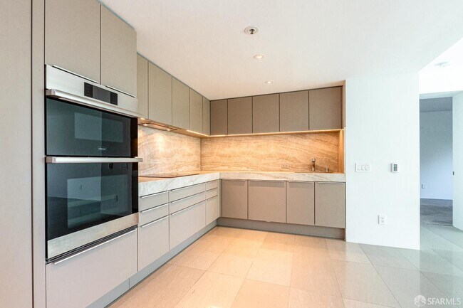 Building Photo - 1388 Gough St Rental