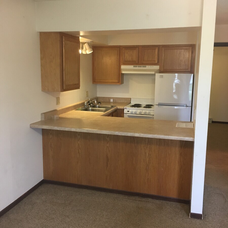 Courtyard Apartments - Courtyard Apartments