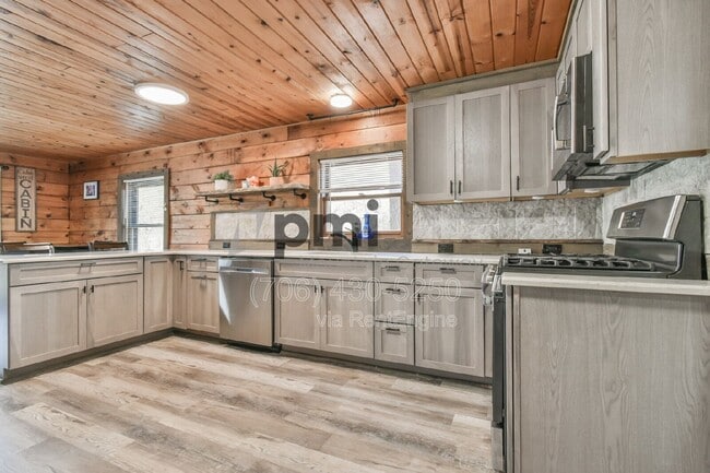 Photo - 230 Silver Maple Ln