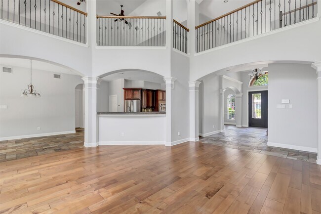 14115 Norhill Pointe Dr