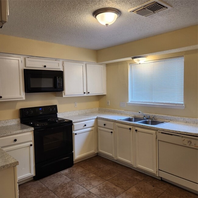 Photo - 10013 Spring Pl Dr