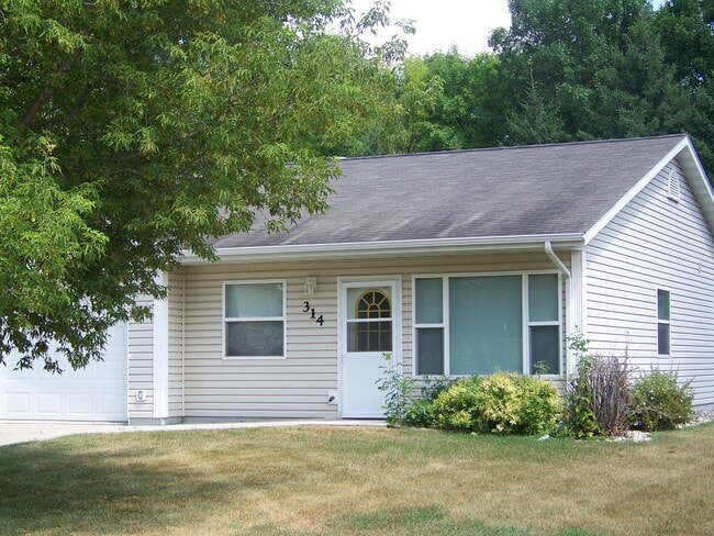 Building Photo - 314 Hidden Acres Dr NW Rental