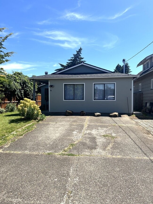 Building Photo - Pardee Duplex (A &amp; B) Unit B (ADU)